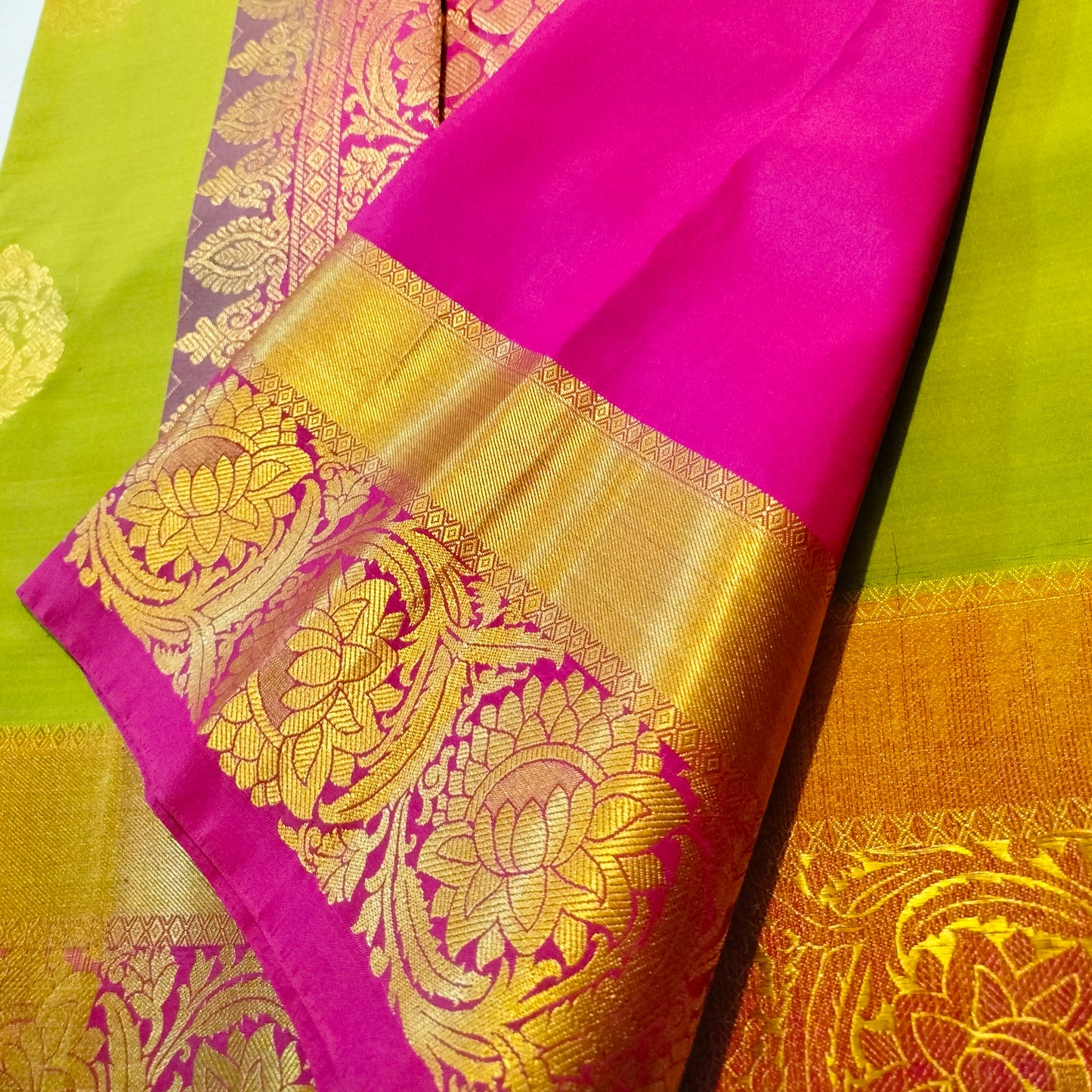 Silk Saree Green with Majenta