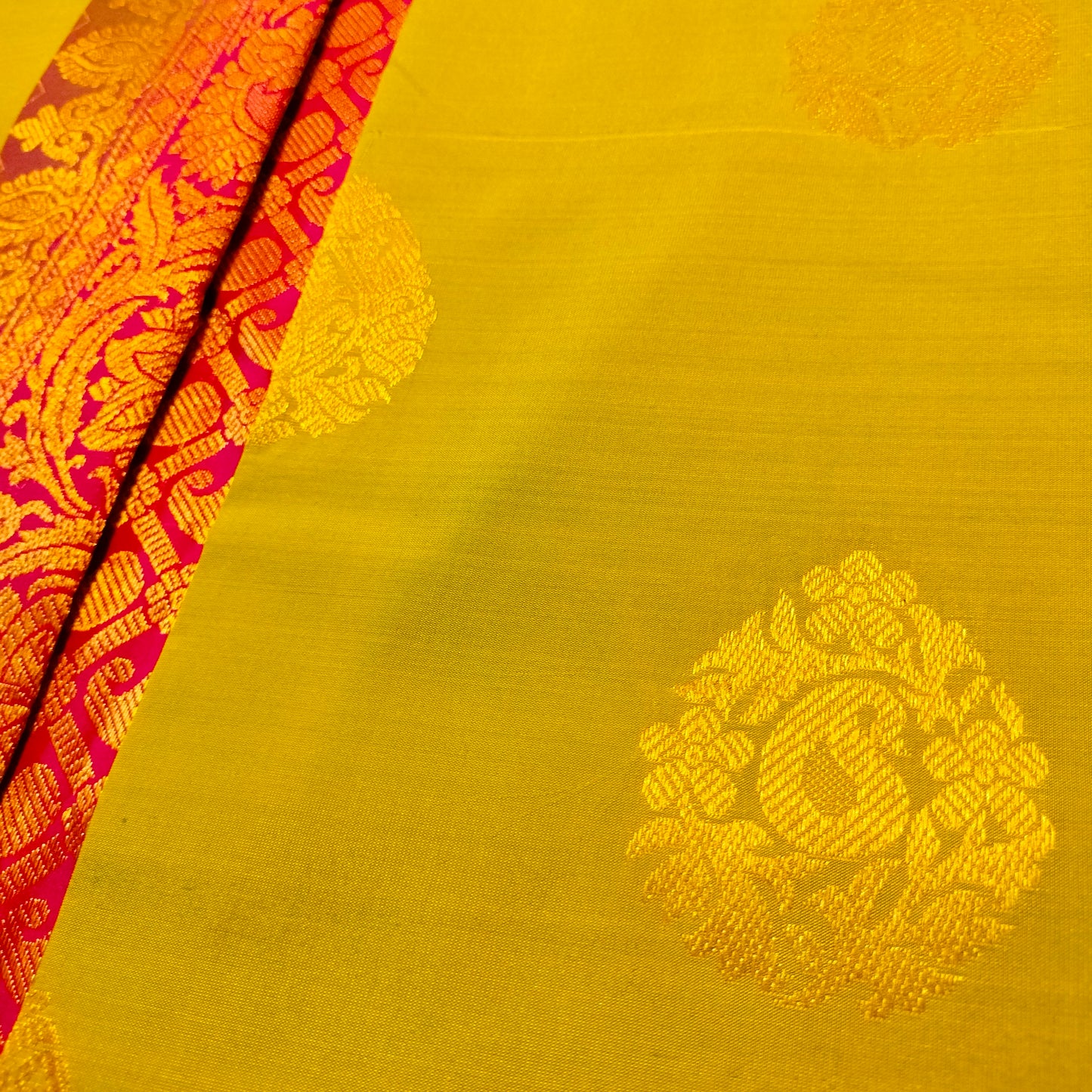 Silk Saree Green with Majenta
