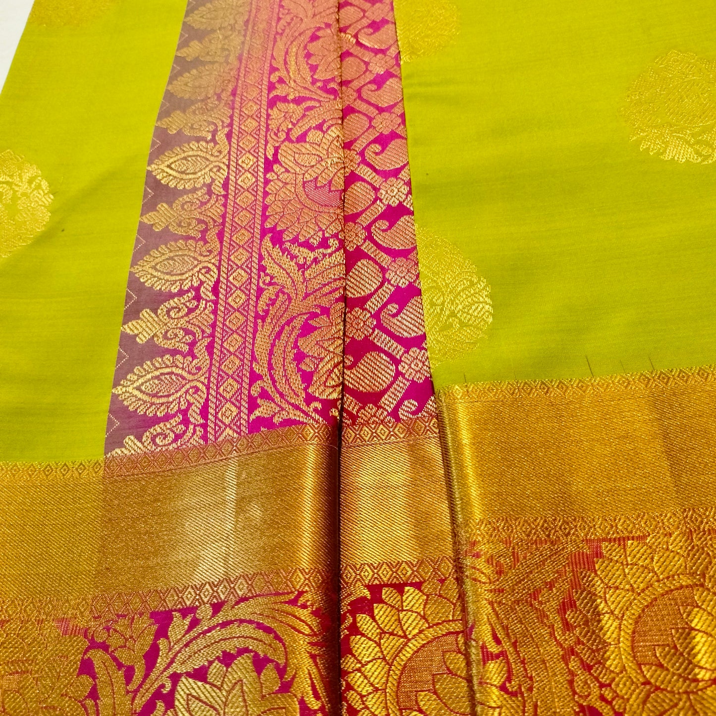 Silk Saree Green with Majenta