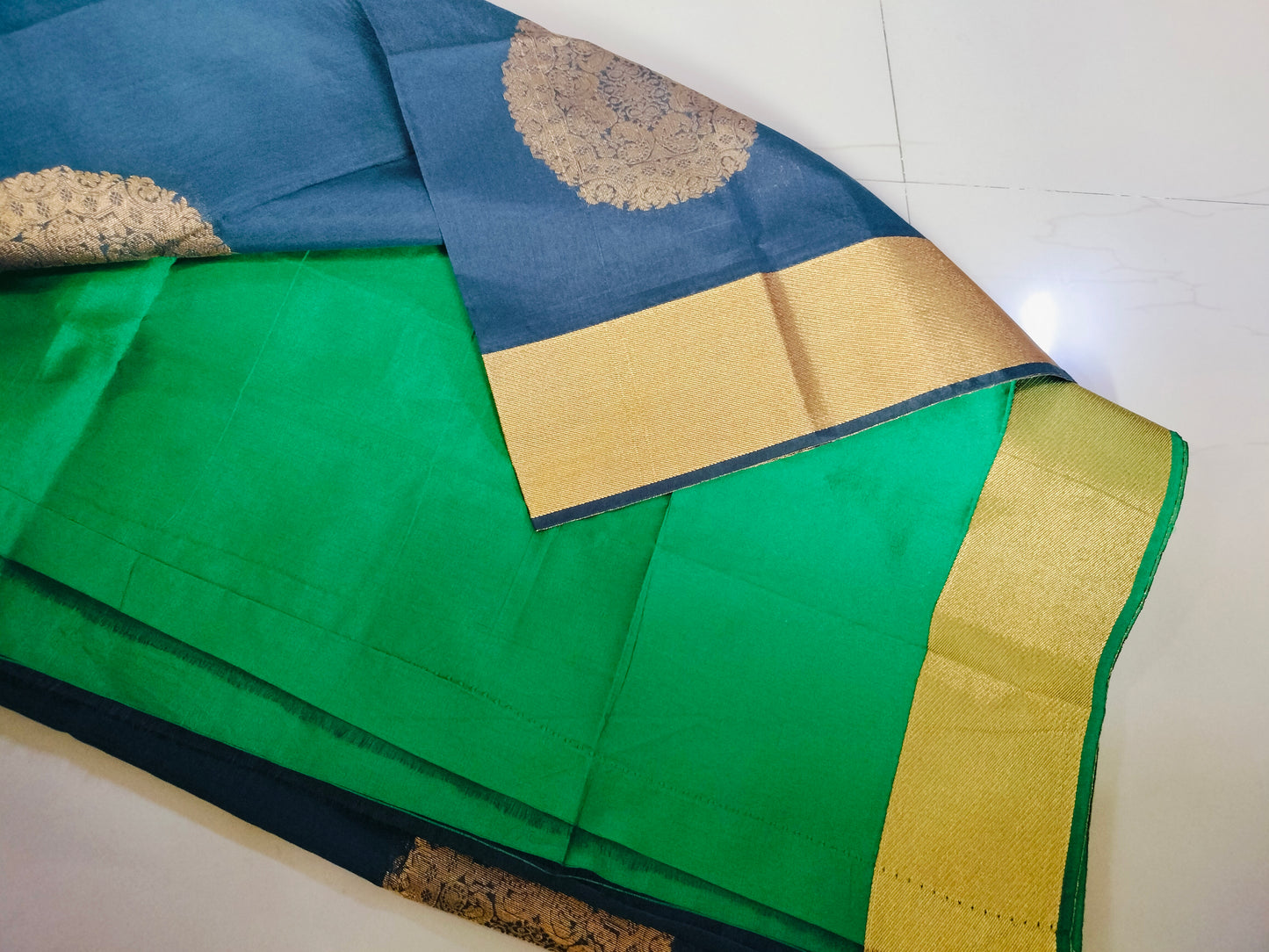 Elegant Pure Cotton Silk Saree – Navy Blue with Green Butta Pallu 💚