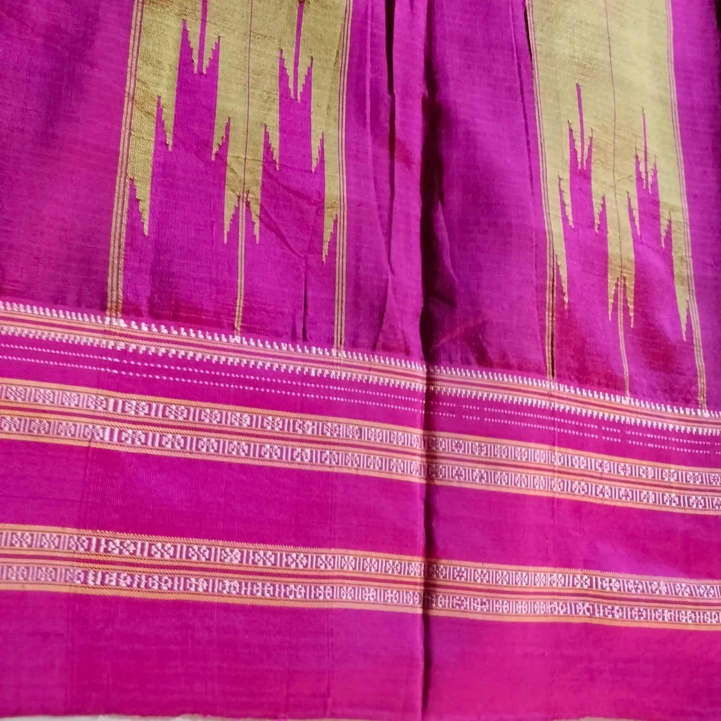 Ilkal Pure Cotton Handcrafted Majenta Saree