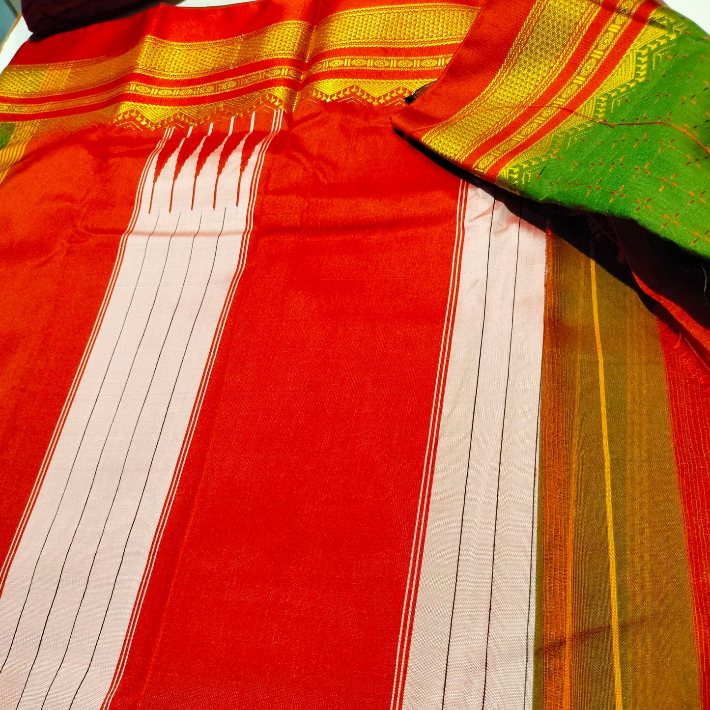 Ilkal Saree star Thread Weaved Green With Red Gruhini Silks