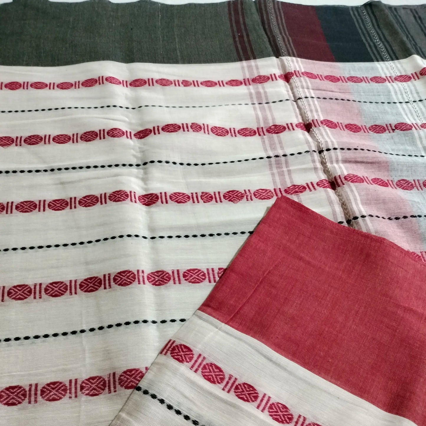 Dhaniakhali Saree Cream With Maroon