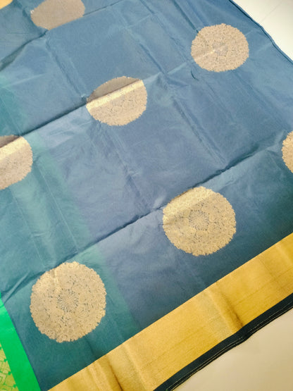 Elegant Pure Cotton Silk Saree – Navy Blue with Green Butta Pallu 💚