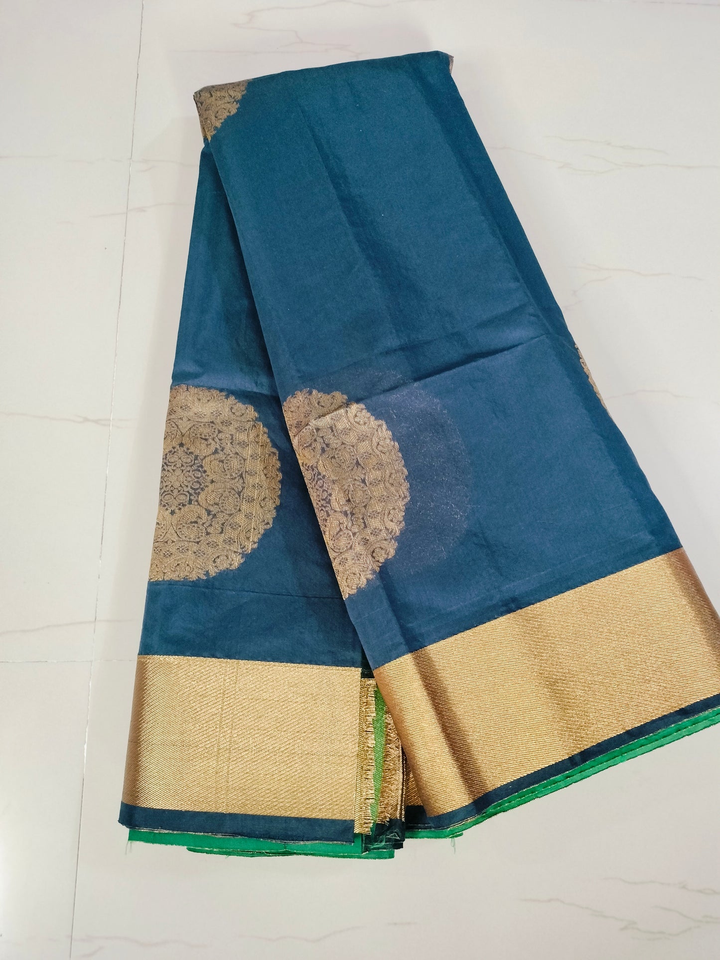 Elegant Pure Cotton Silk Saree – Navy Blue with Green Butta Pallu 💚