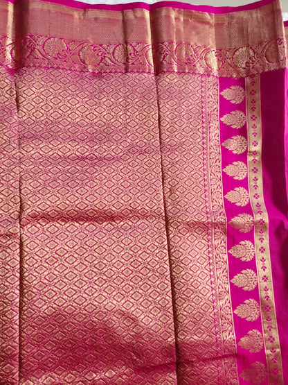 Silk Saree with a Beautiful Butta / Elegant  Pallu